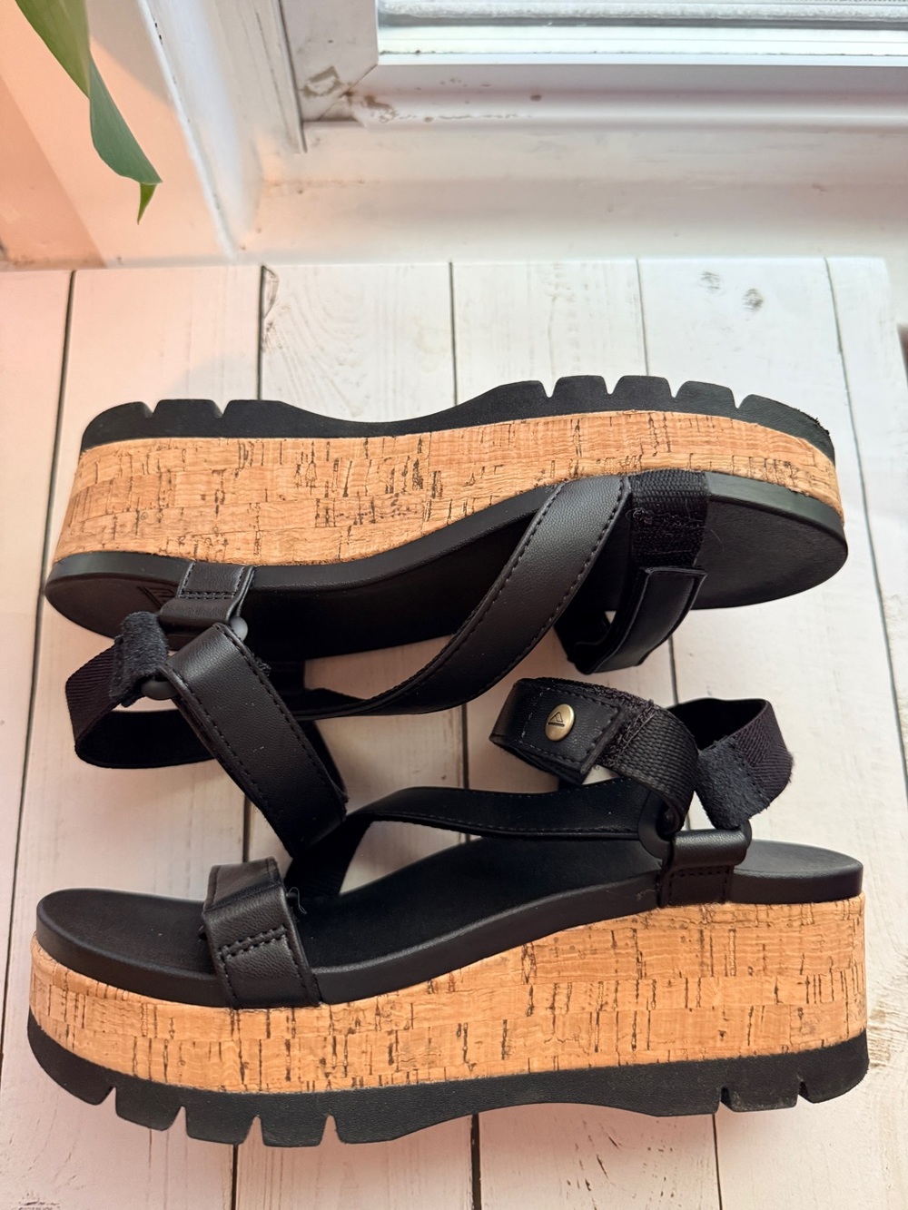 Reef | Vista Higher Luna Black Platform Sandals - Picture 12 of 13